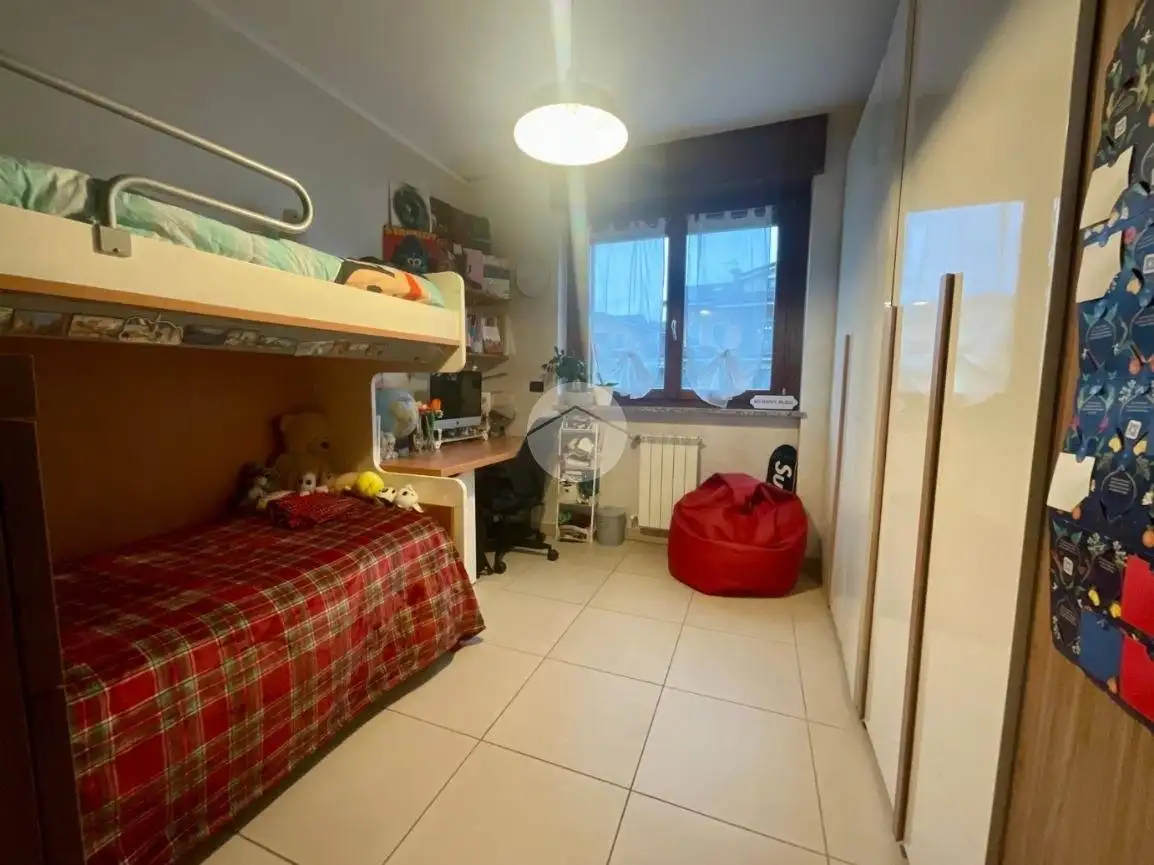 Trilocale via Giorgio Perlasca 14, Centro, Leinì - foto 4