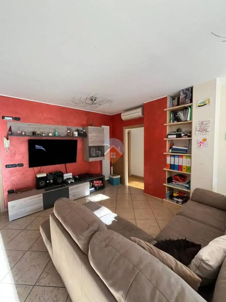 Quadrilocale buono stato, su più livelli, Centro, Ala - foto 3