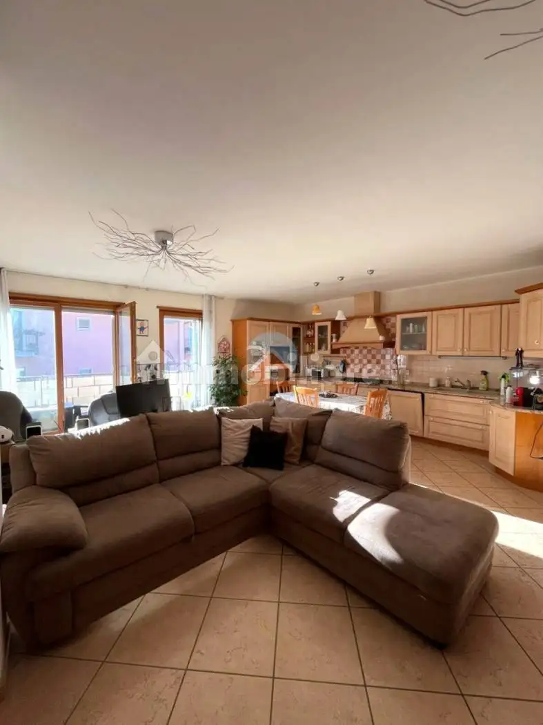 Quadrilocale buono stato, su più livelli, Centro, Ala - foto 4