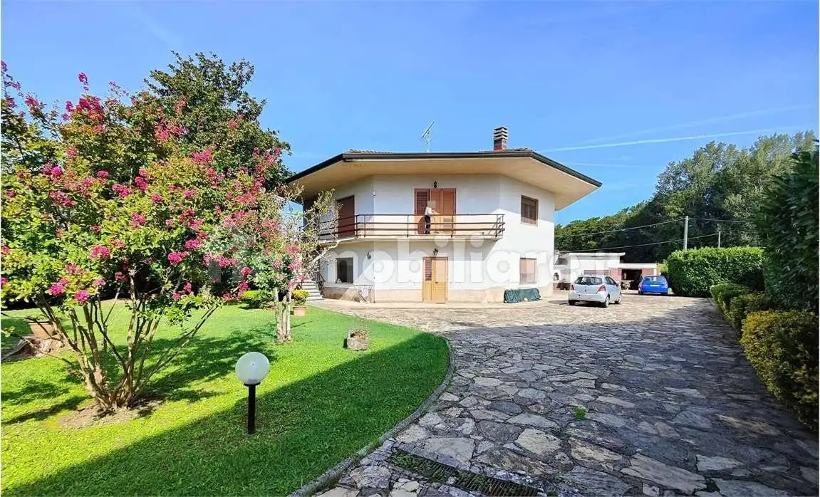 Villa in vendita a Lucca