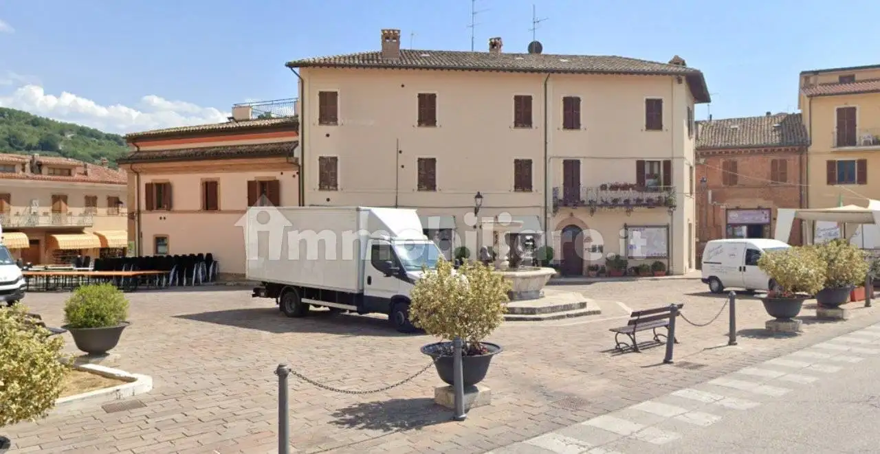 Appartamento all'asta piazza della Repubblica, Castelraimondo - foto 2