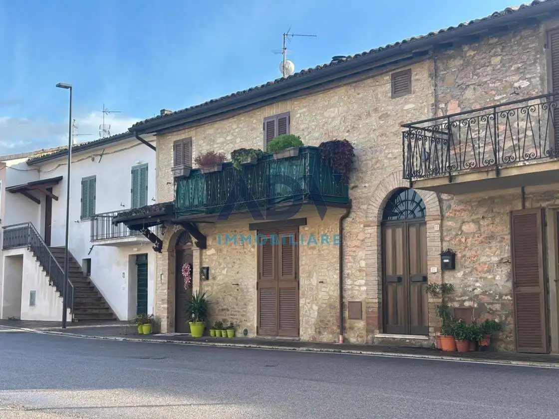Casa indipendente in vendita a Assisi