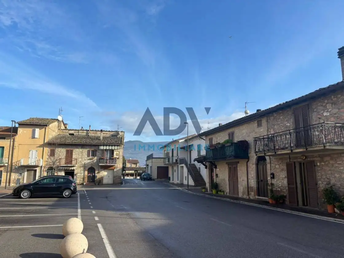 Terratetto plurifamiliare piazza Del Castello 11/A, Tordandrea, Castelnuovo, Assisi - foto 3
