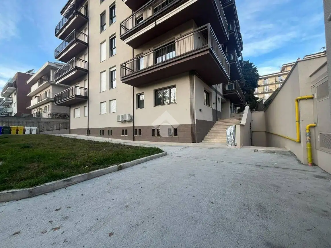 Monolocale via Vincenzo de Bartholomaeis 8, Villa Comunale, L'Aquila - foto 2