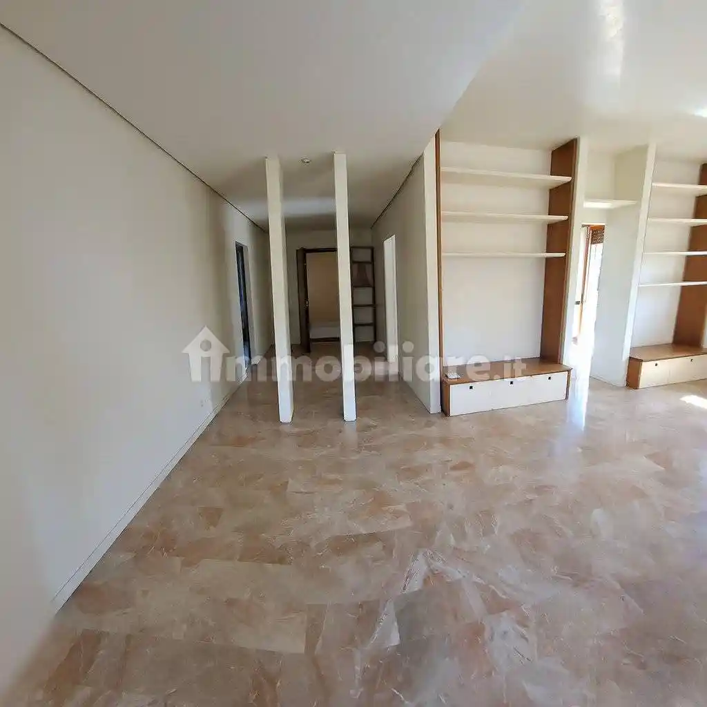 Quadrilocale via Lago di Bolsena, Laghetto, Vicenza - foto 3