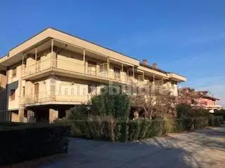 Palazzo - Edificio in vendita a Pinerolo