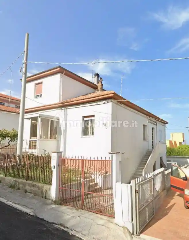 Casa indipendente in asta a Falconara Marittima