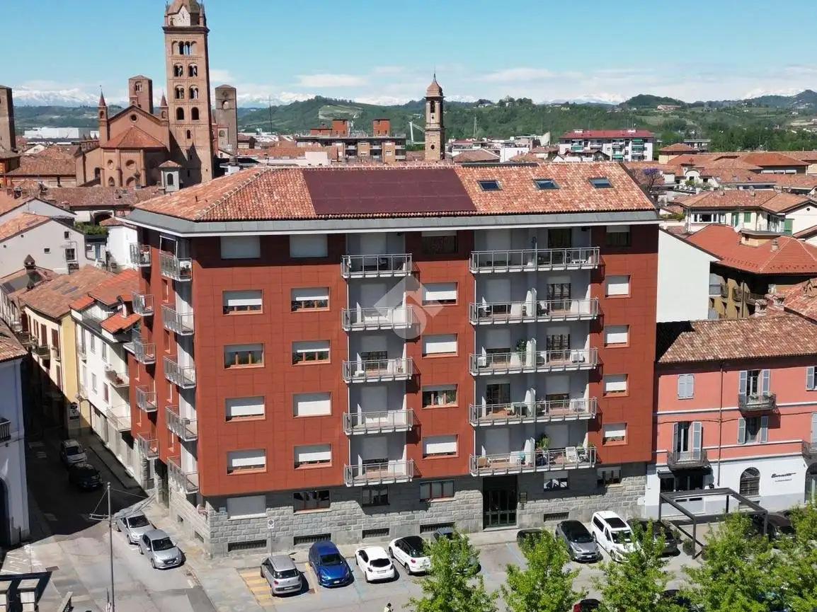 Trilocale piazza Mon Signor Grassi 1, Centro, Alba - foto 3