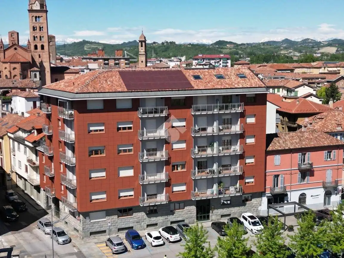 Trilocale piazza Mon Signor Grassi 1, Centro, Alba - foto 4