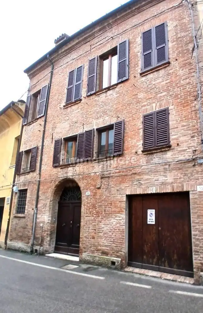 Palazzo - Edificio in vendita a Ferrara