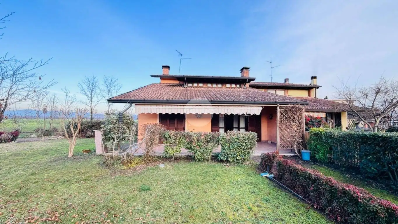 Villa in vendita a Dello