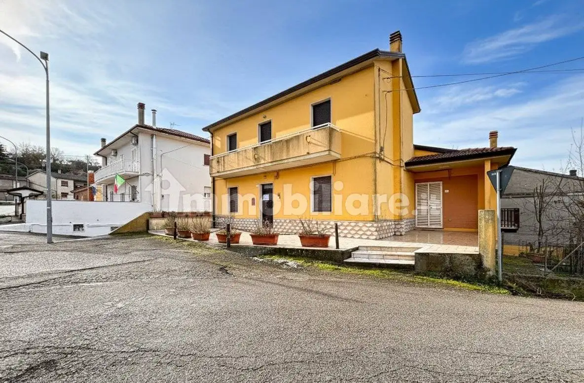 Casa indipendente in vendita a Montecalvo Irpino