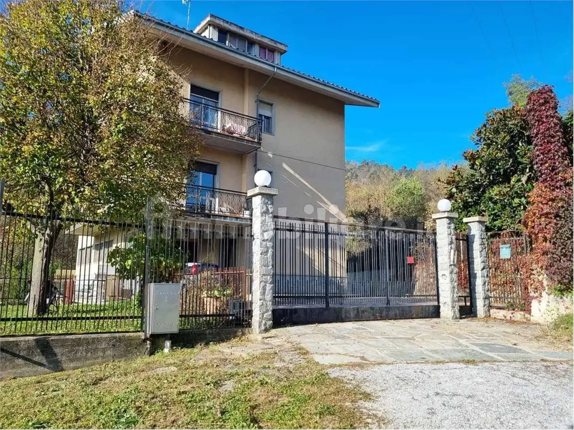 Villa in vendita a Sale delle Langhe