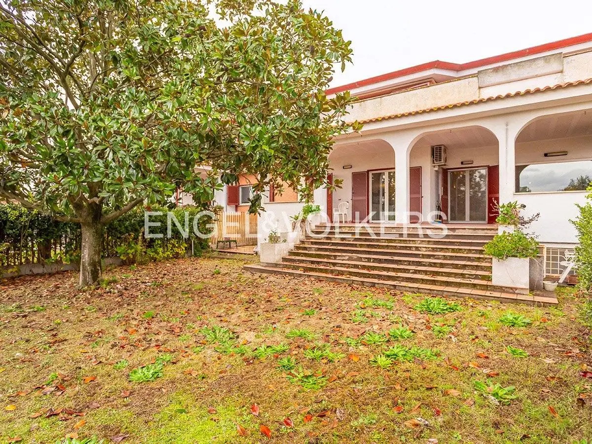 Villa in vendita a Roma