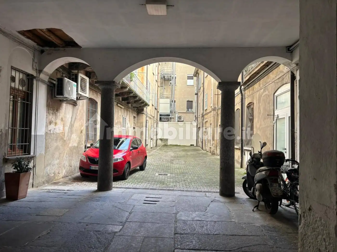 Palazzo - Edificio in Vendita - foto 2