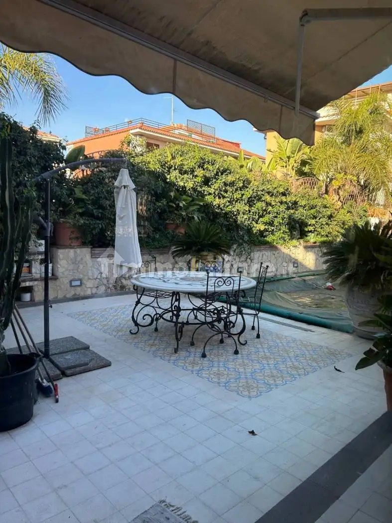 Villa in affitto a Aci Castello
