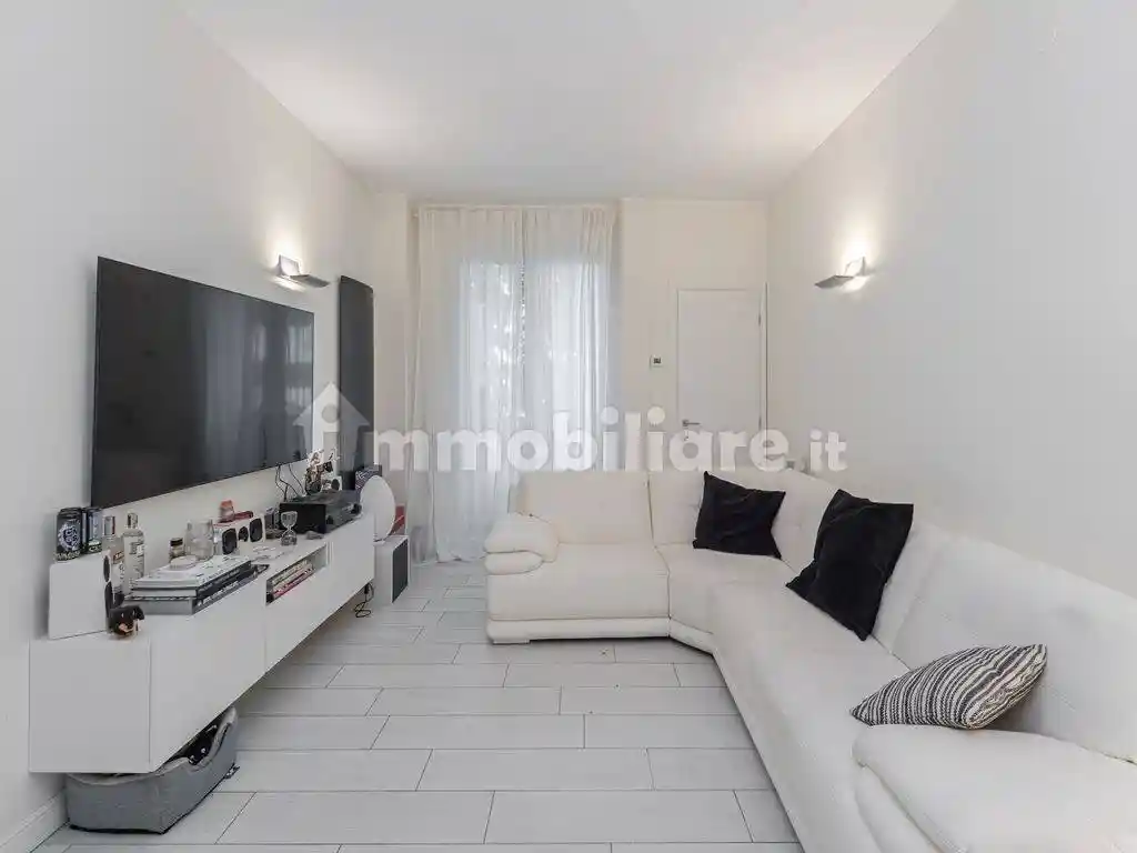 Trilocale via Fiuggi 12/5, Istria, Milano - foto 3