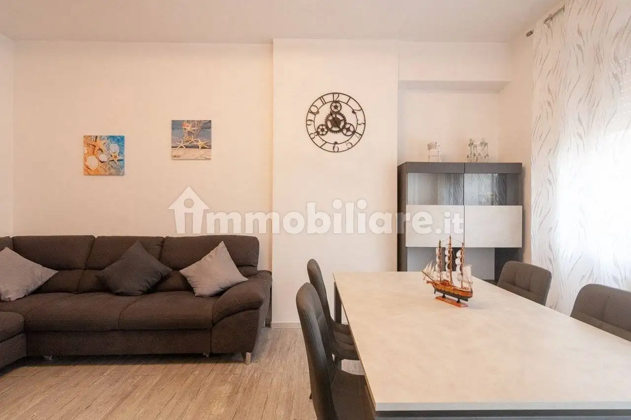 Quadrilocale via Dante 36, Centro, Follonica - foto 5