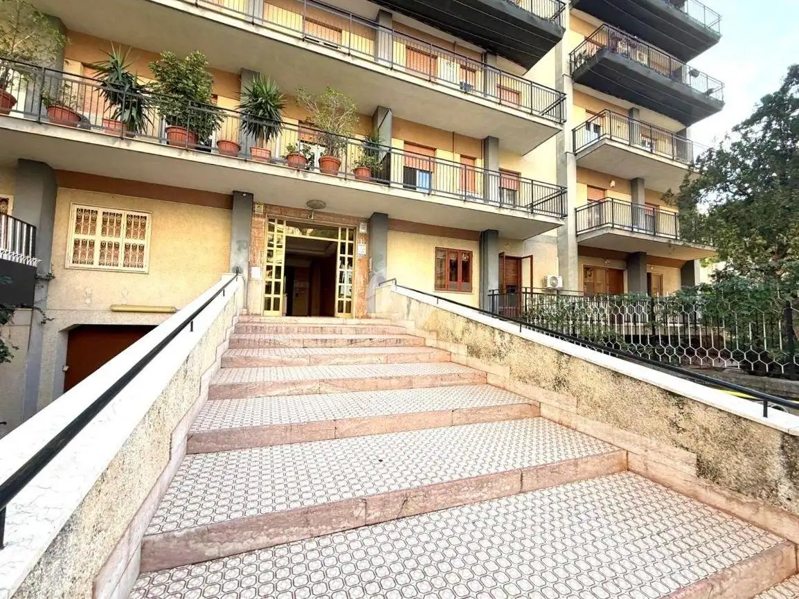 Trilocale via Cristofaro Scobar 10, Noce, Palermo - foto 2