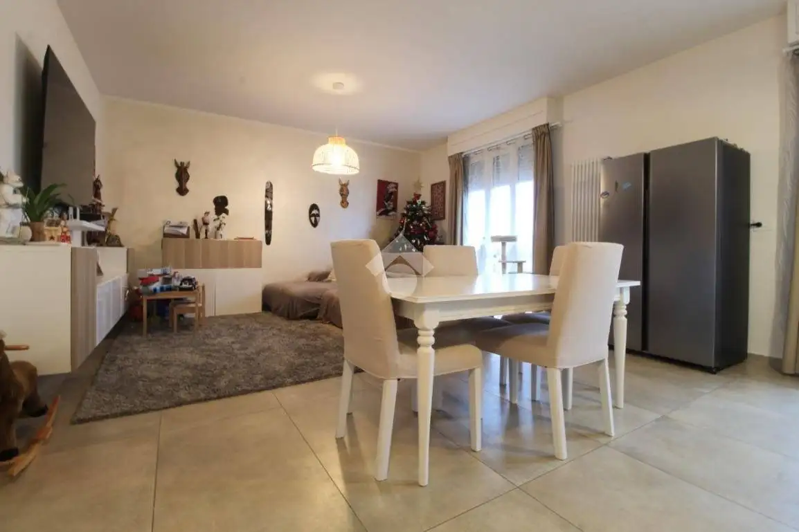 Trilocale via leopardi 6, Centro, Bagnolo in Piano - foto 3