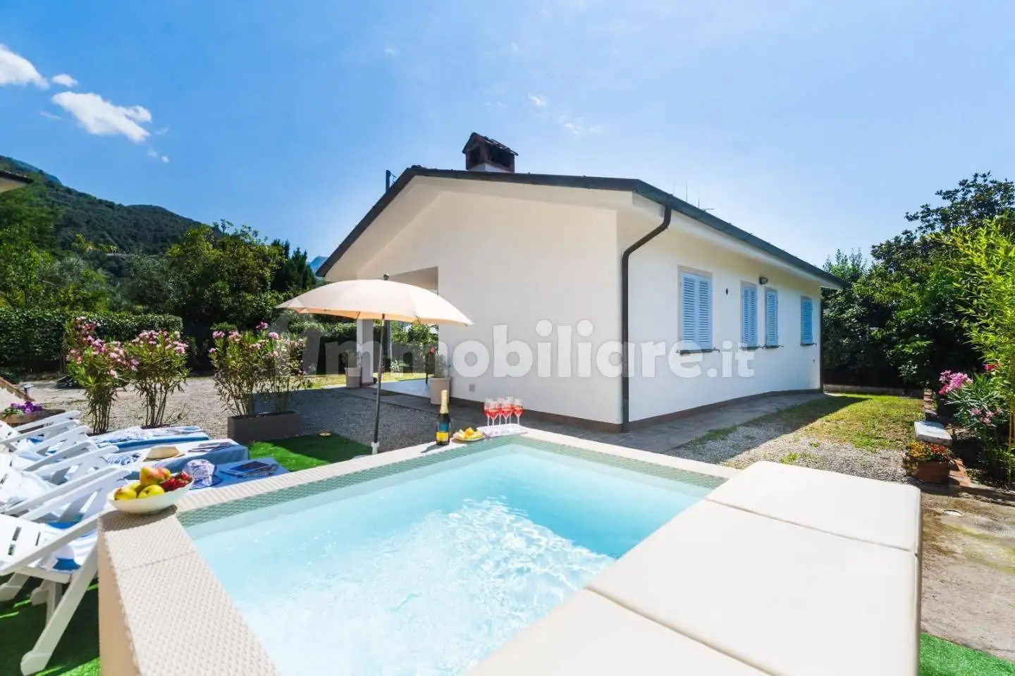 Casa indipendente in vendita a Camaiore