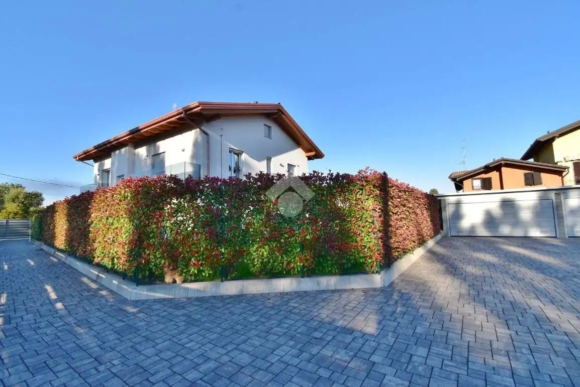 Trilocale via G. Mazzini 6, Centro, Appiano Gentile - foto 5