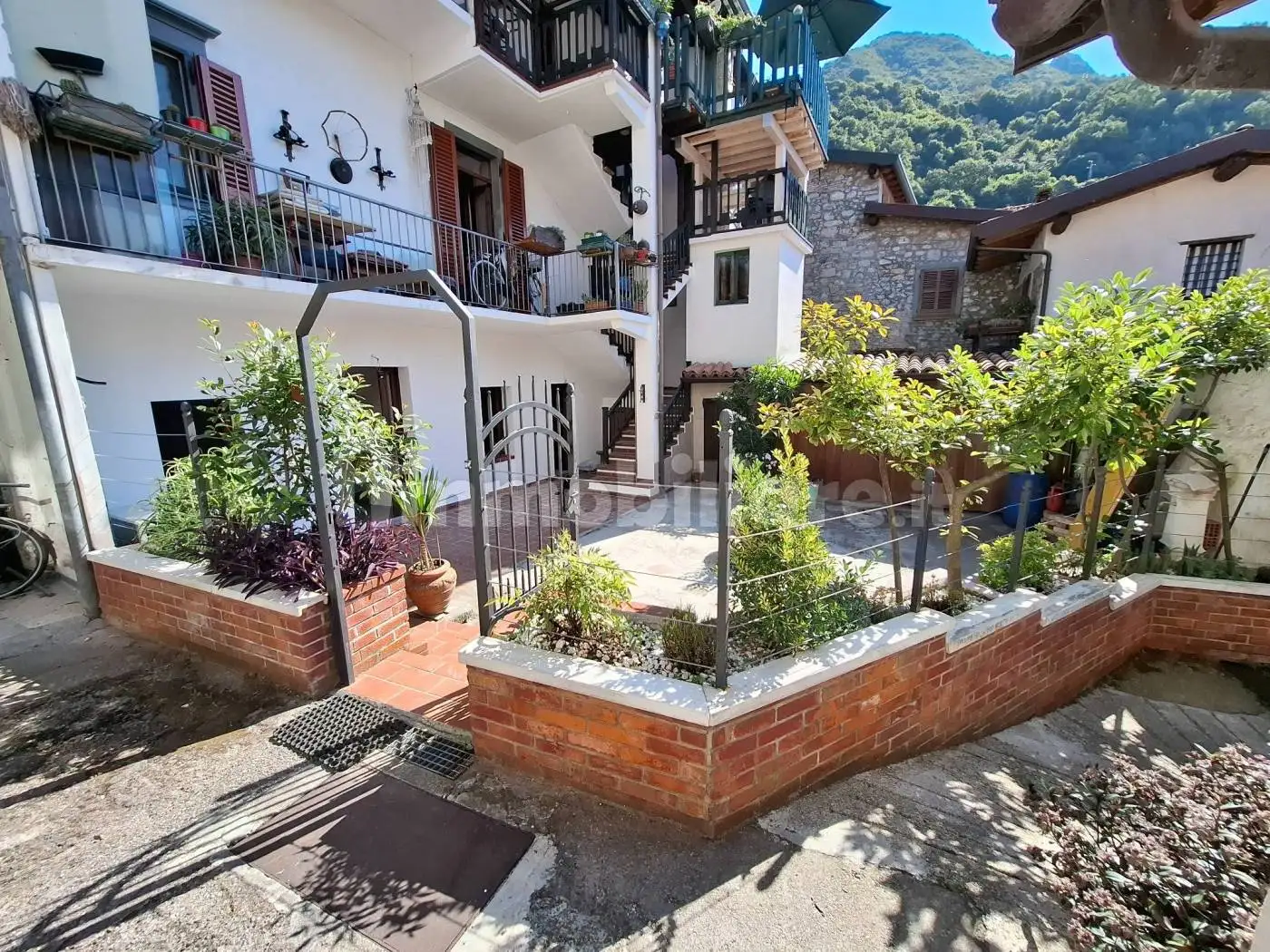 Rustico - Casale in vendita a Marone