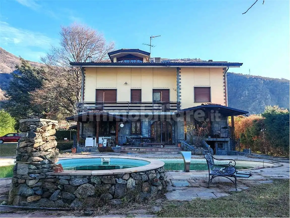 Villa in vendita a Borgofranco d'Ivrea