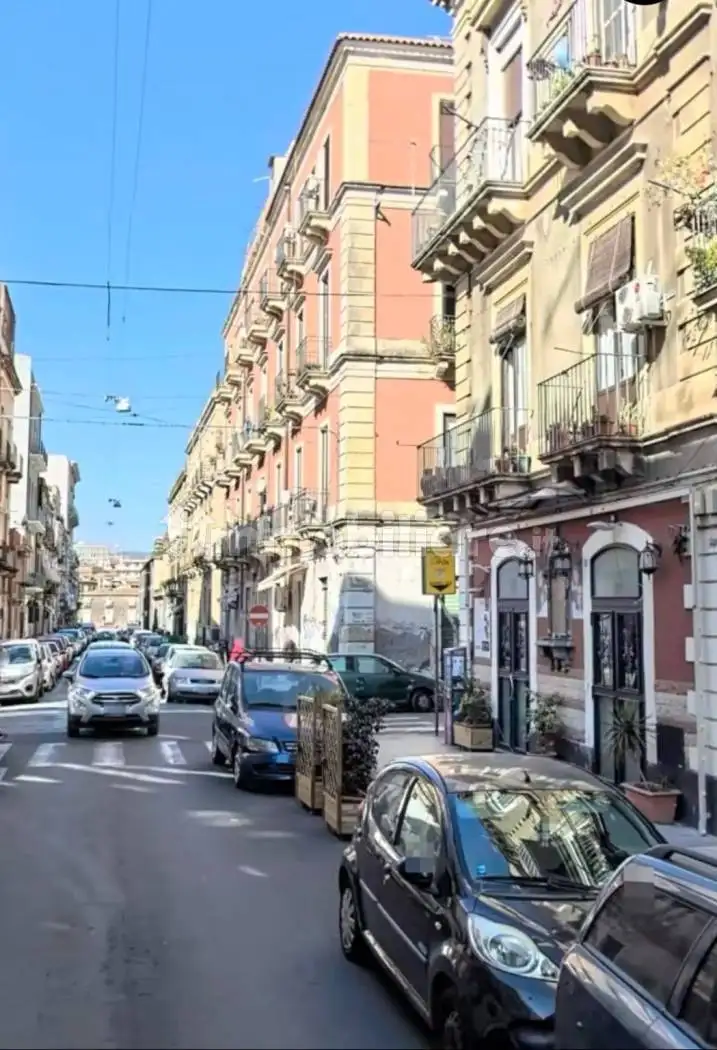 Palazzo - Edificio in vendita a Catania