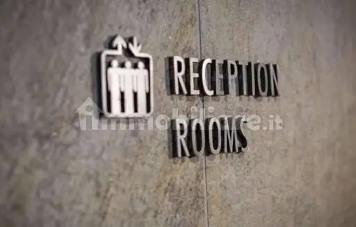 Palazzo - Edificio in vendita a Arona