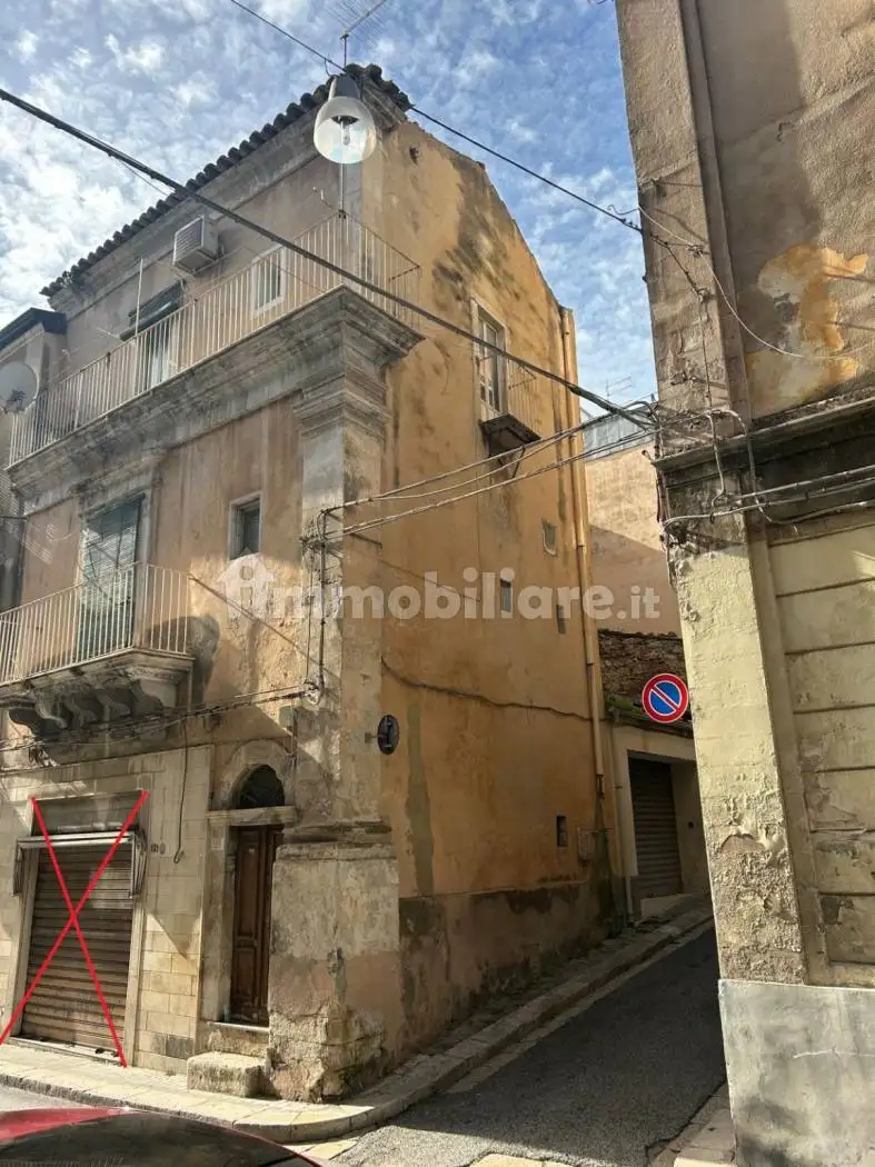 Terratetto unifamiliare 70 m², da ristrutturare, Centro, Ragusa - foto 2