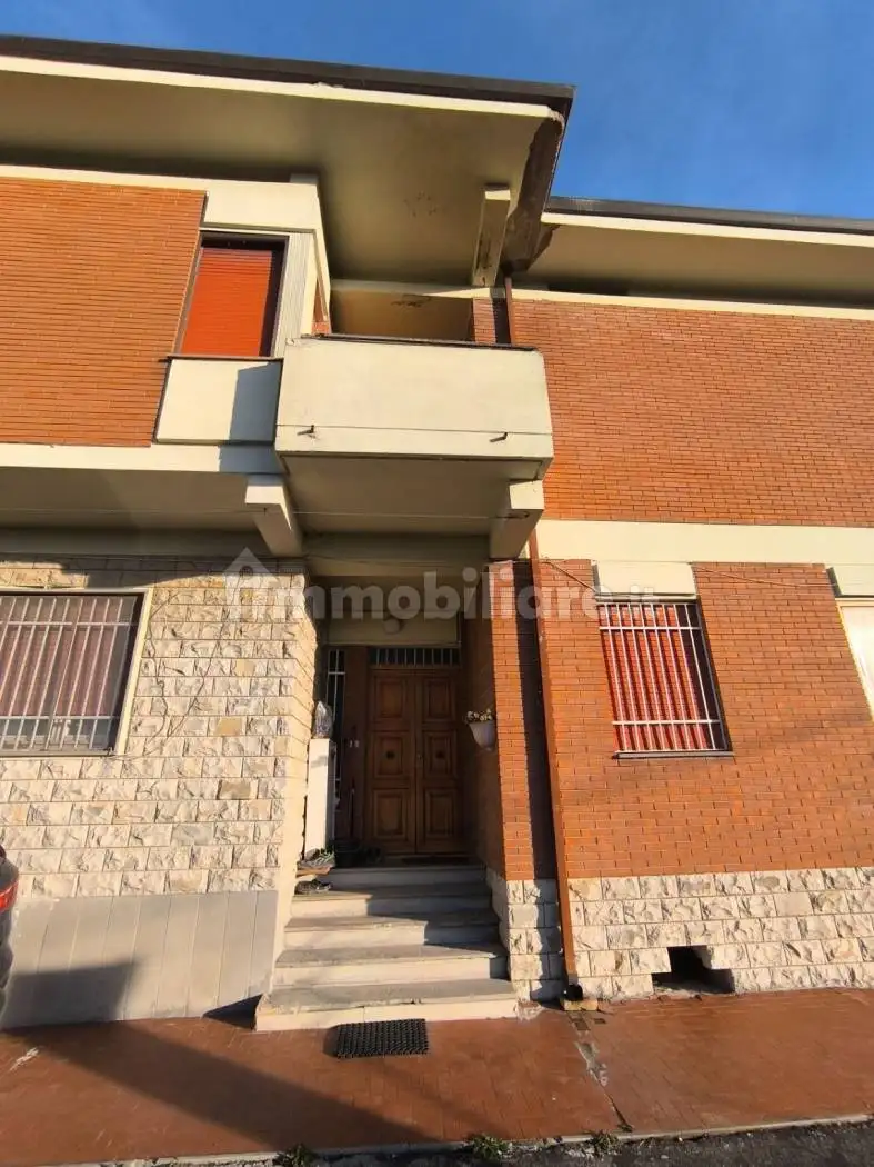 Villa bifamiliare viale del Popolo 89, Madonna Campagna, Bastia Umbra - foto 3