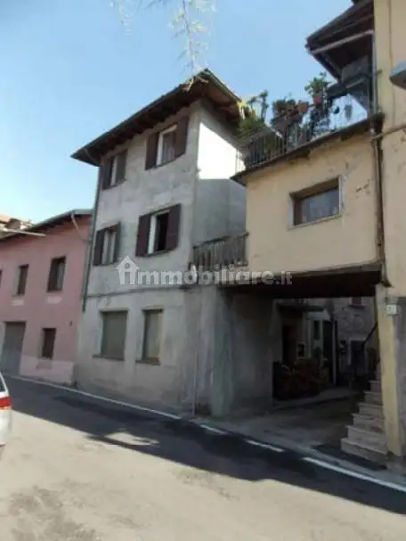 Palazzo - Stabile in asta a Esine