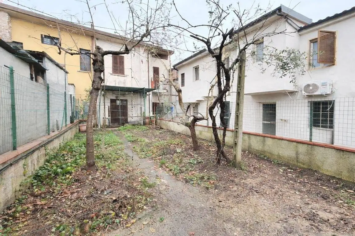 Casa indipendente in vendita a Quarrata
