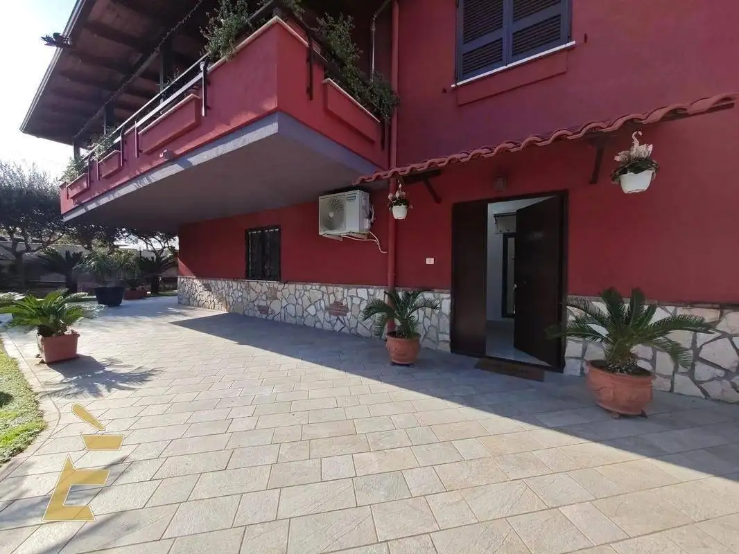 Appartamento in affitto a Pozzuoli