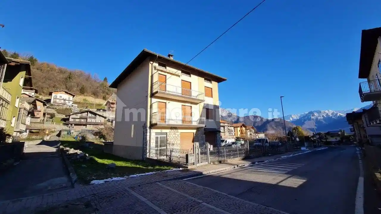 Villa in vendita a Ossimo