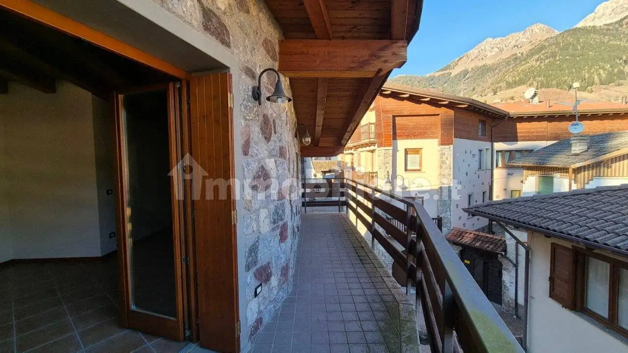 Trilocale ottimo stato, secondo piano, Centro, Borno - foto 2