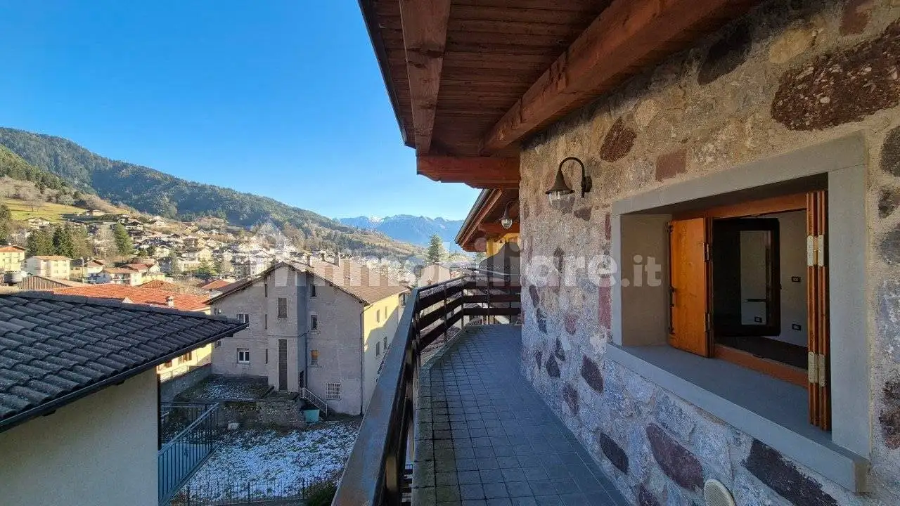 Trilocale ottimo stato, secondo piano, Centro, Borno - foto 3