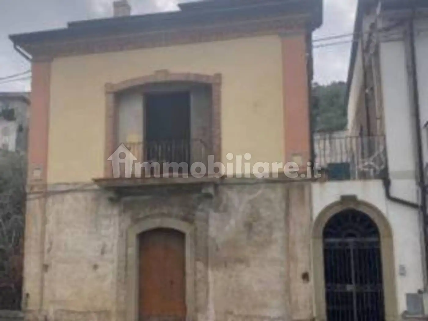 Casa indipendente in asta a Piraino
