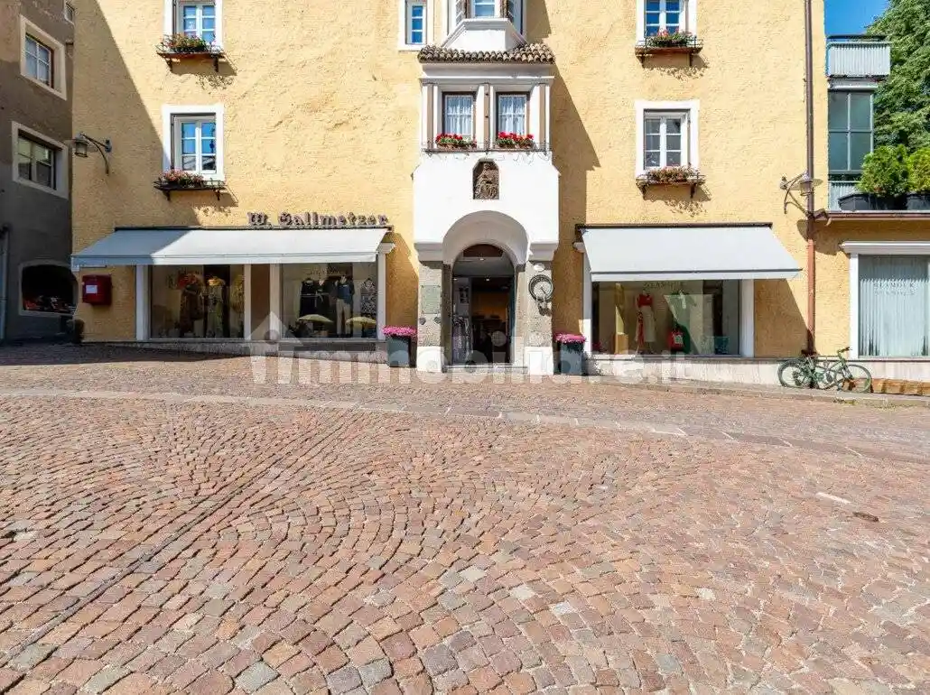 Terratetto unifamiliare piazza Parrocchia, Centro, Chiusa - foto 2