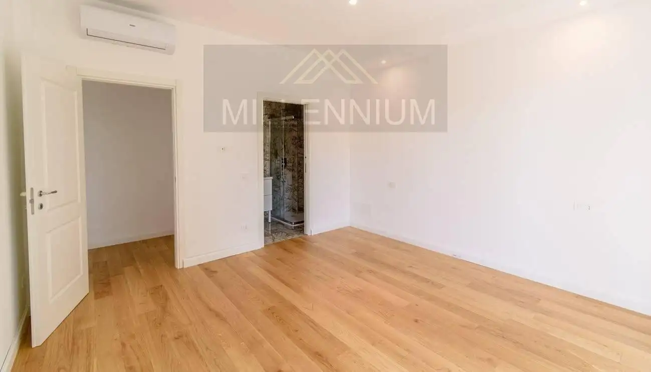 Quadrilocale via martiri liberta', Centro, Arona - foto 5