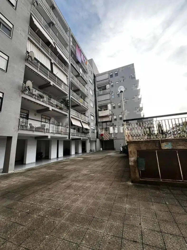 Quadrilocale da ristrutturare, secondo piano, Centro, Battipaglia - foto 2