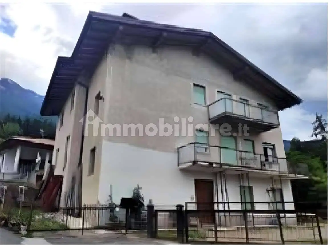 Villa in asta a Cavedine