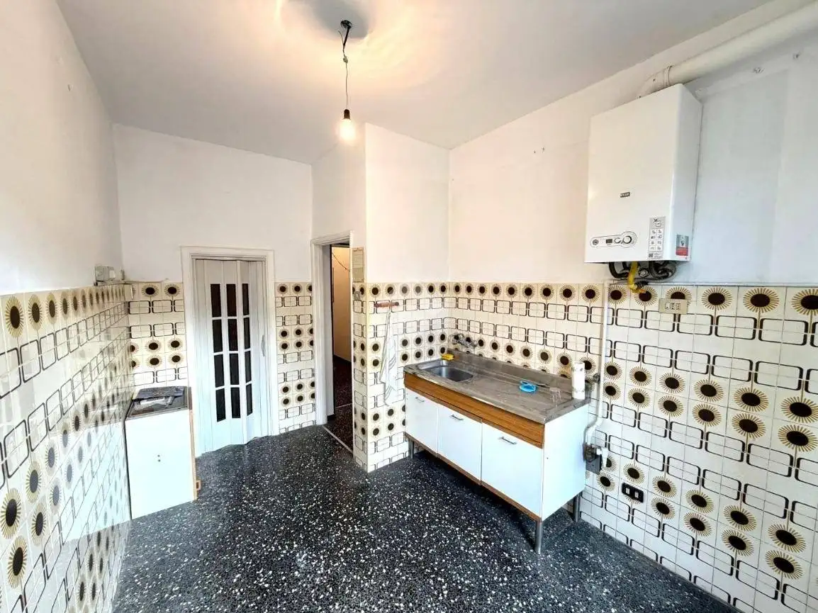 Trilocale via alla Stazione di Rivarolo 12, Rivarolo, Genova - foto 4