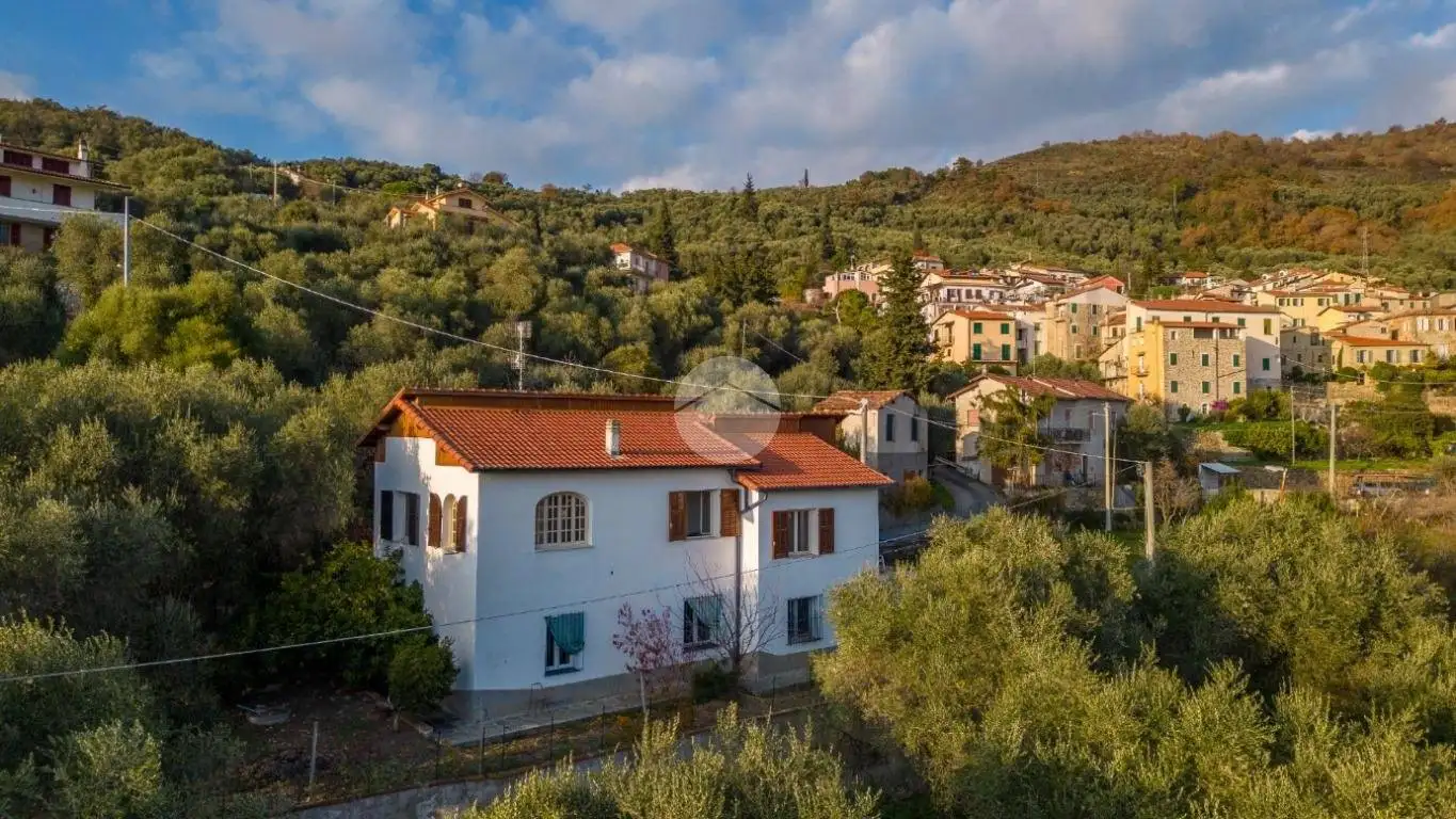 Casa indipendente in vendita a Imperia