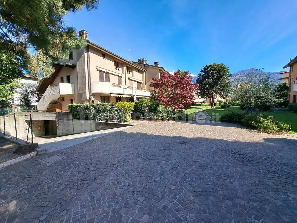 Appartamento in vendita a Domaso