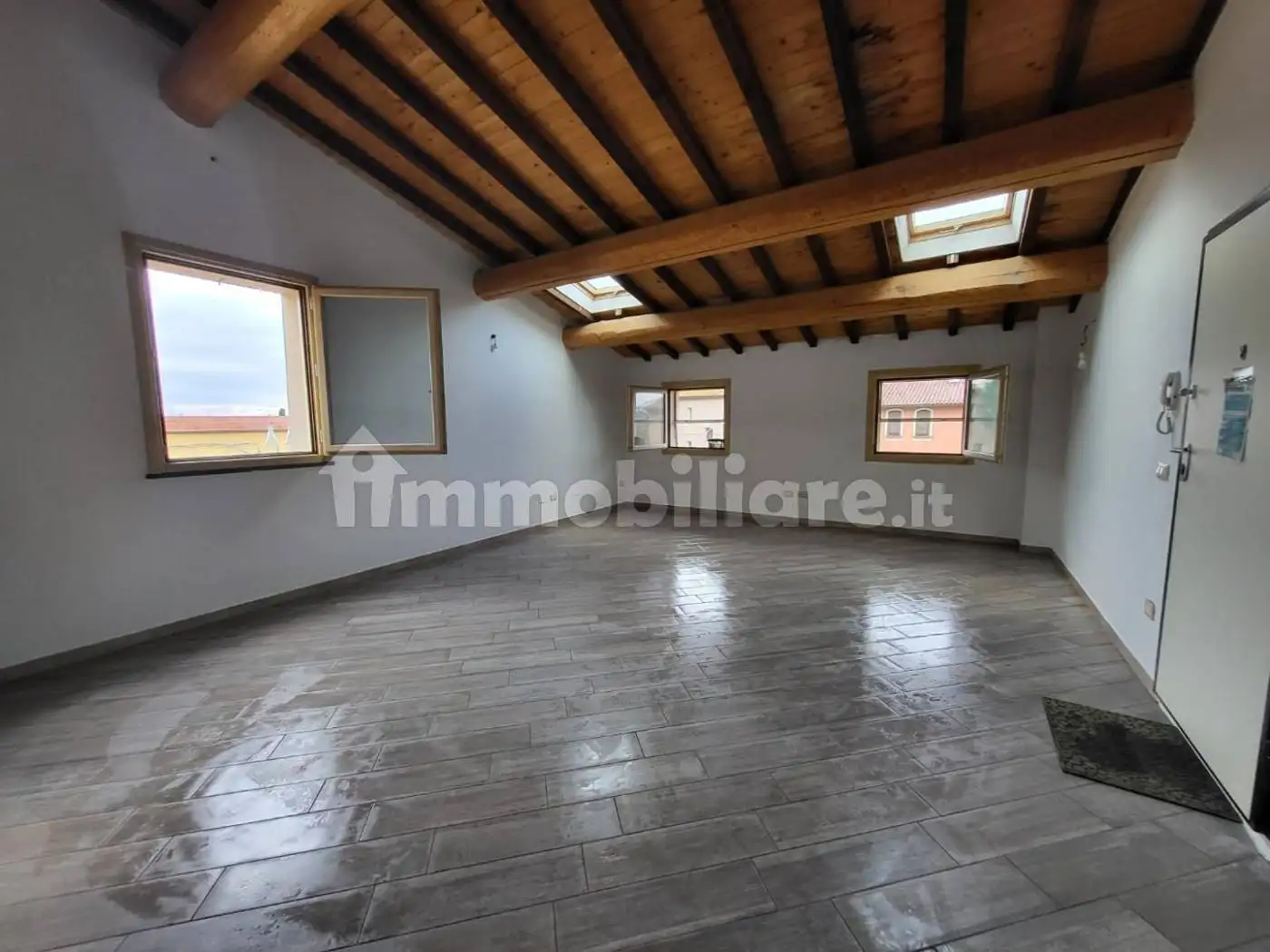 Appartamento in vendita a Cascina