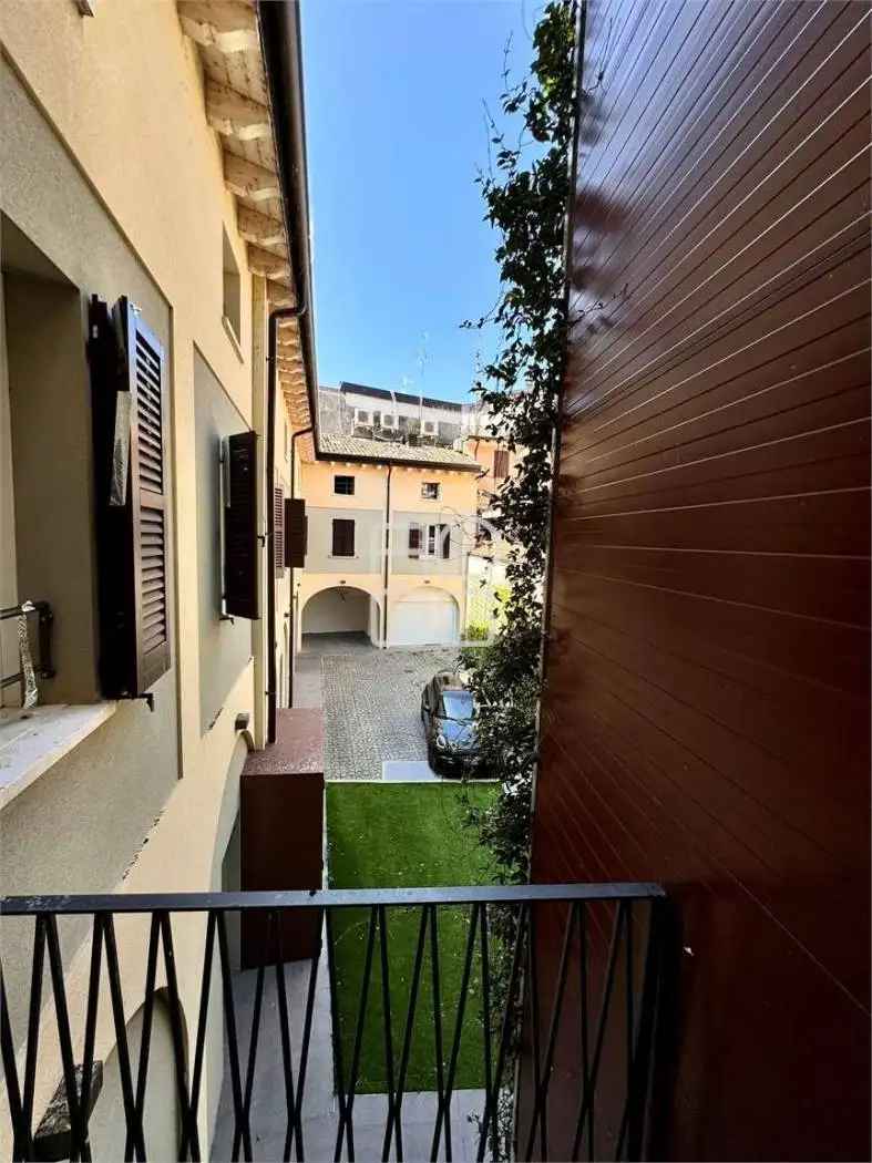 Trilocale piazza Matteotti, Centro Storico, Desenzano del Garda - foto 3