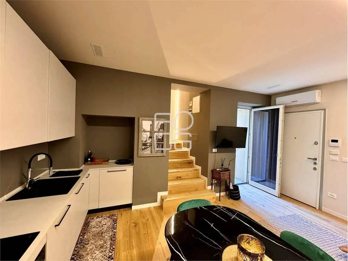 Trilocale piazza Matteotti, Centro Storico, Desenzano del Garda - foto 5