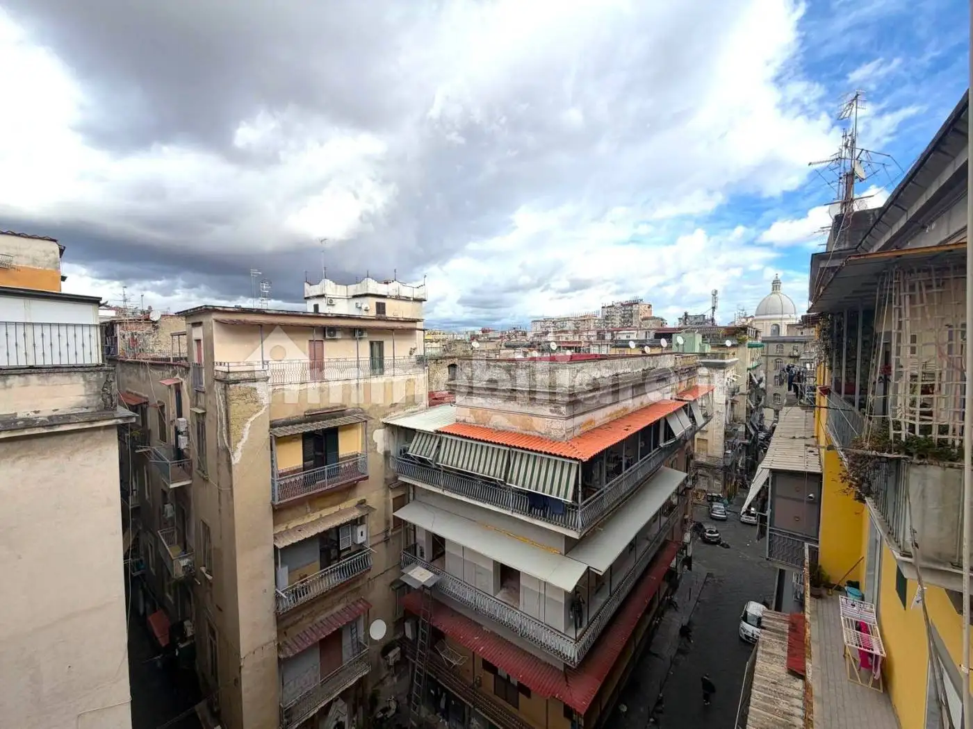 Bilocale piazzetta Sant'Arcangelo a Baiano, Tribunali, Napoli - foto 5